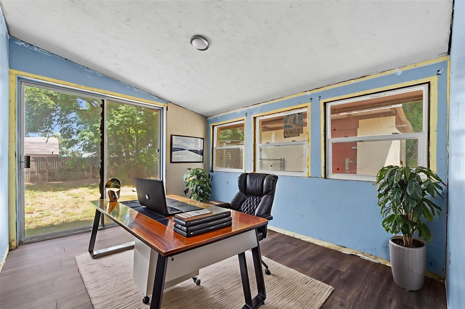 Image 25 of 39 For 330 4th Street