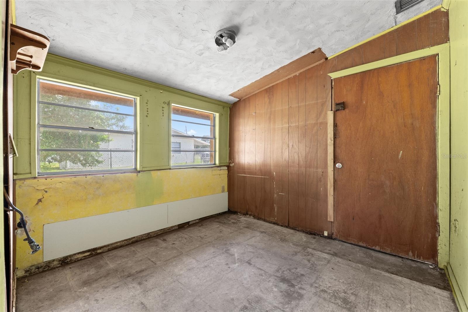 Image 26 of 39 For 330 4th Street