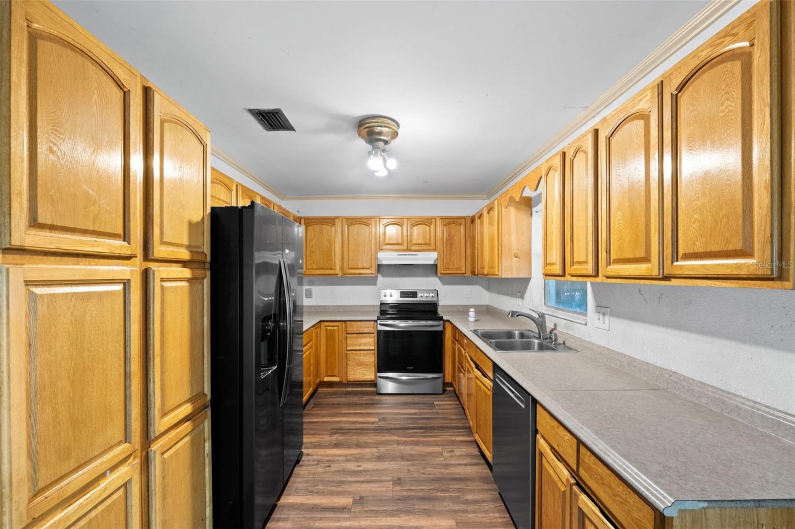 Image 8 of 39 For 330 4th Street