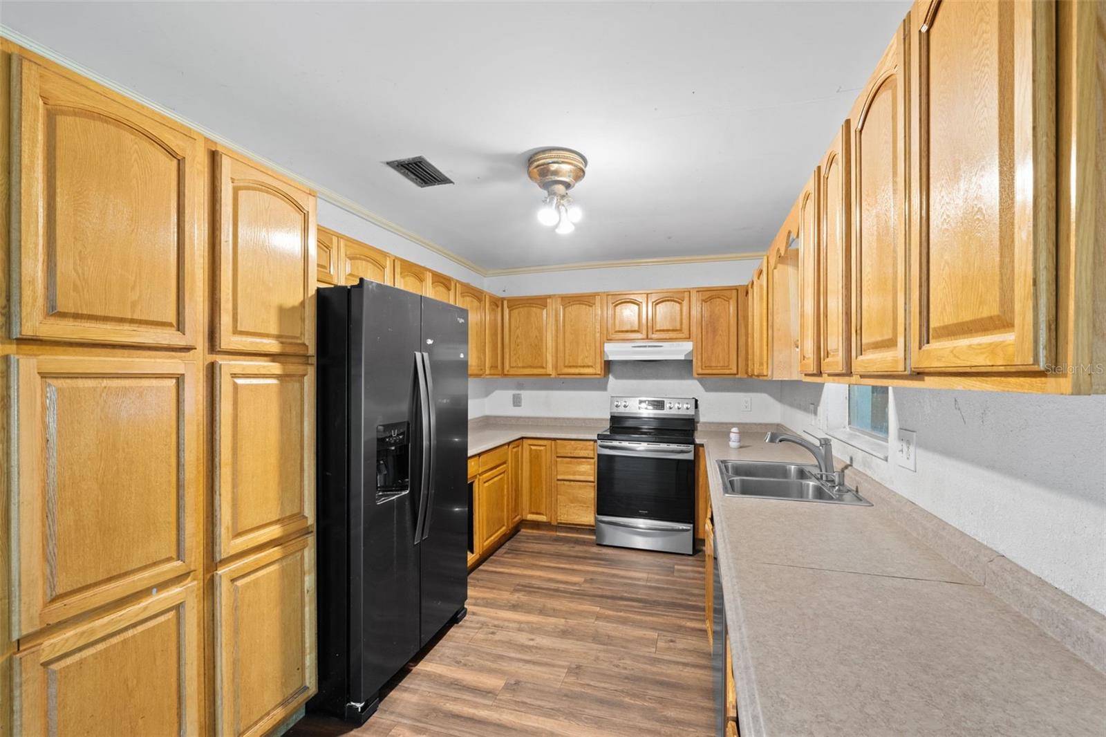 Image 9 of 39 For 330 4th Street