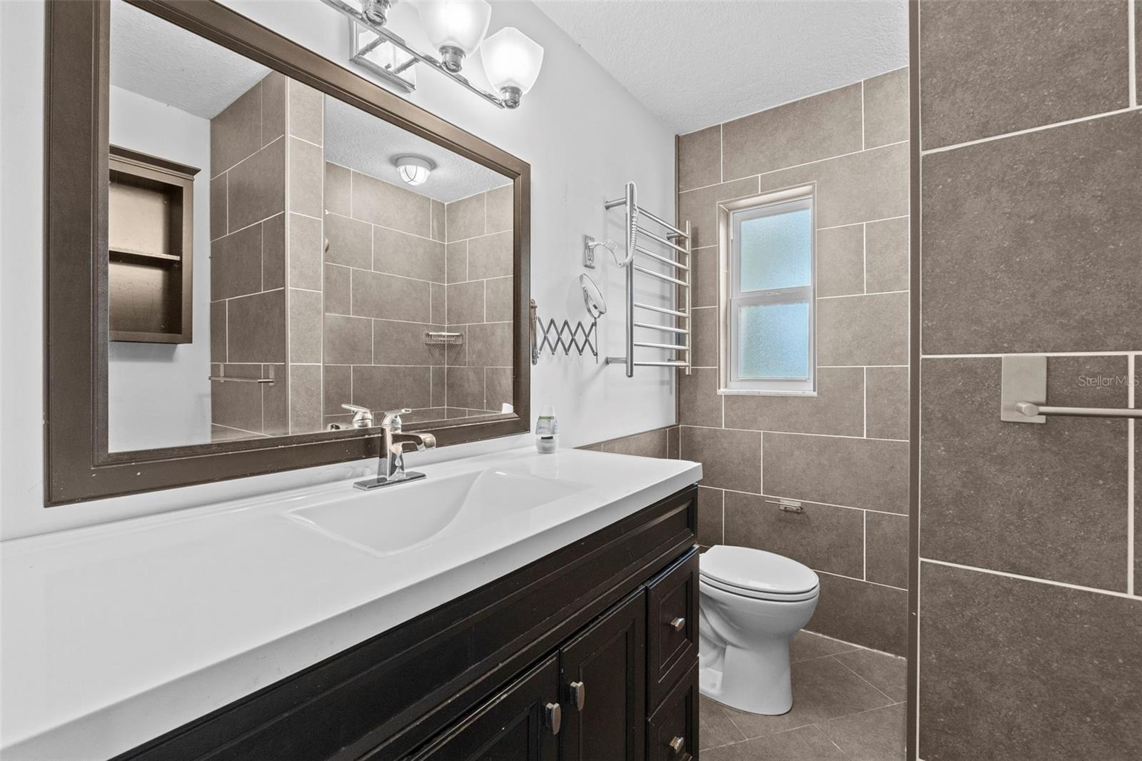 Image 13 of 27 For 1232 40th Court