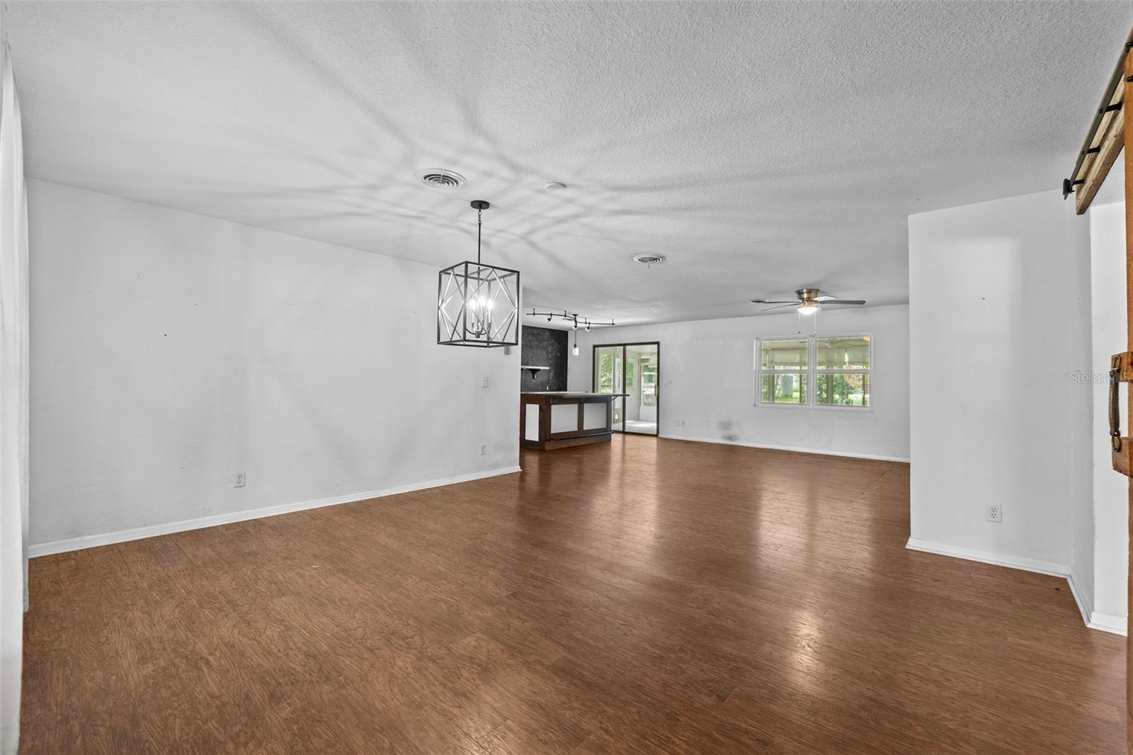 Image 3 of 27 For 1232 40th Court