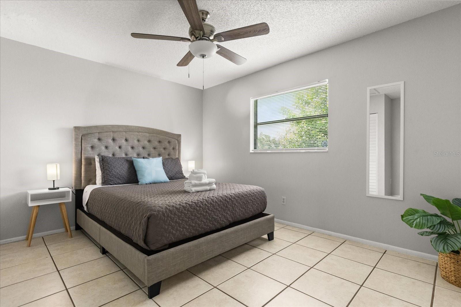 Image 16 of 36 For 2711 South Drive A - #c