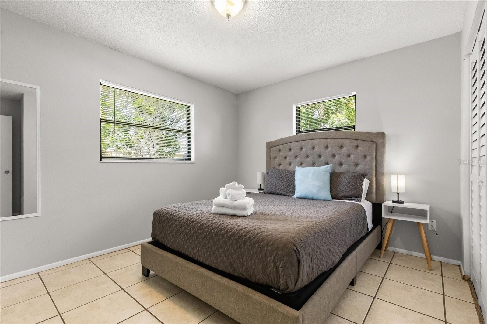 Image 18 of 36 For 2711 South Drive A - #c