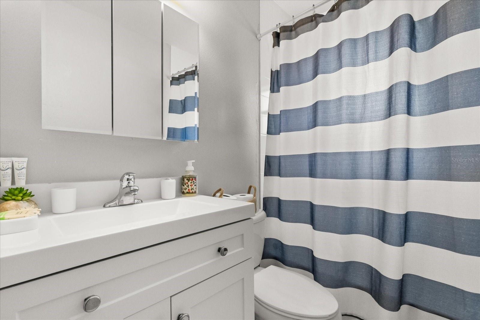 Image 20 of 36 For 2711 South Drive A - #c