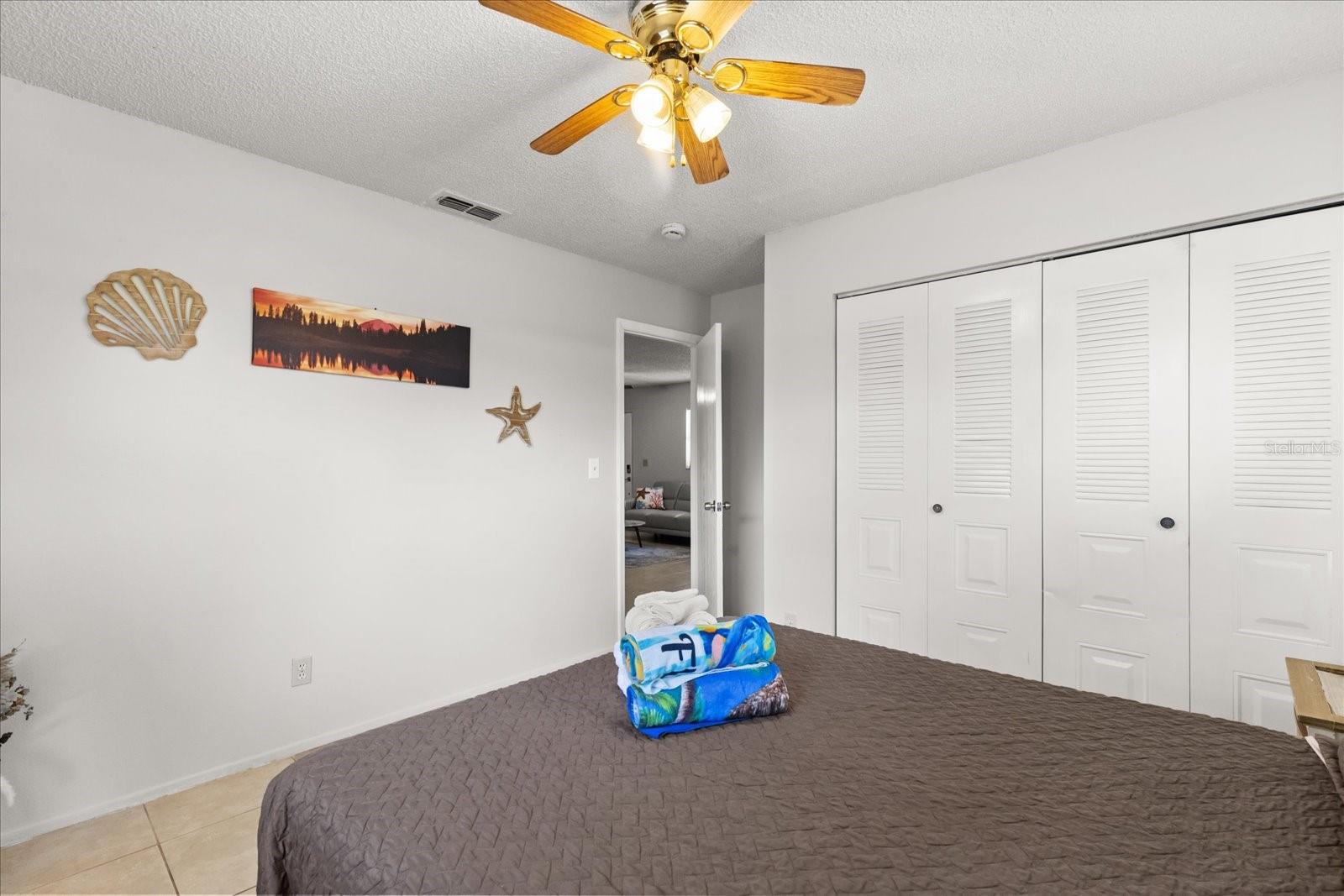 Image 25 of 36 For 2711 South Drive A - #c