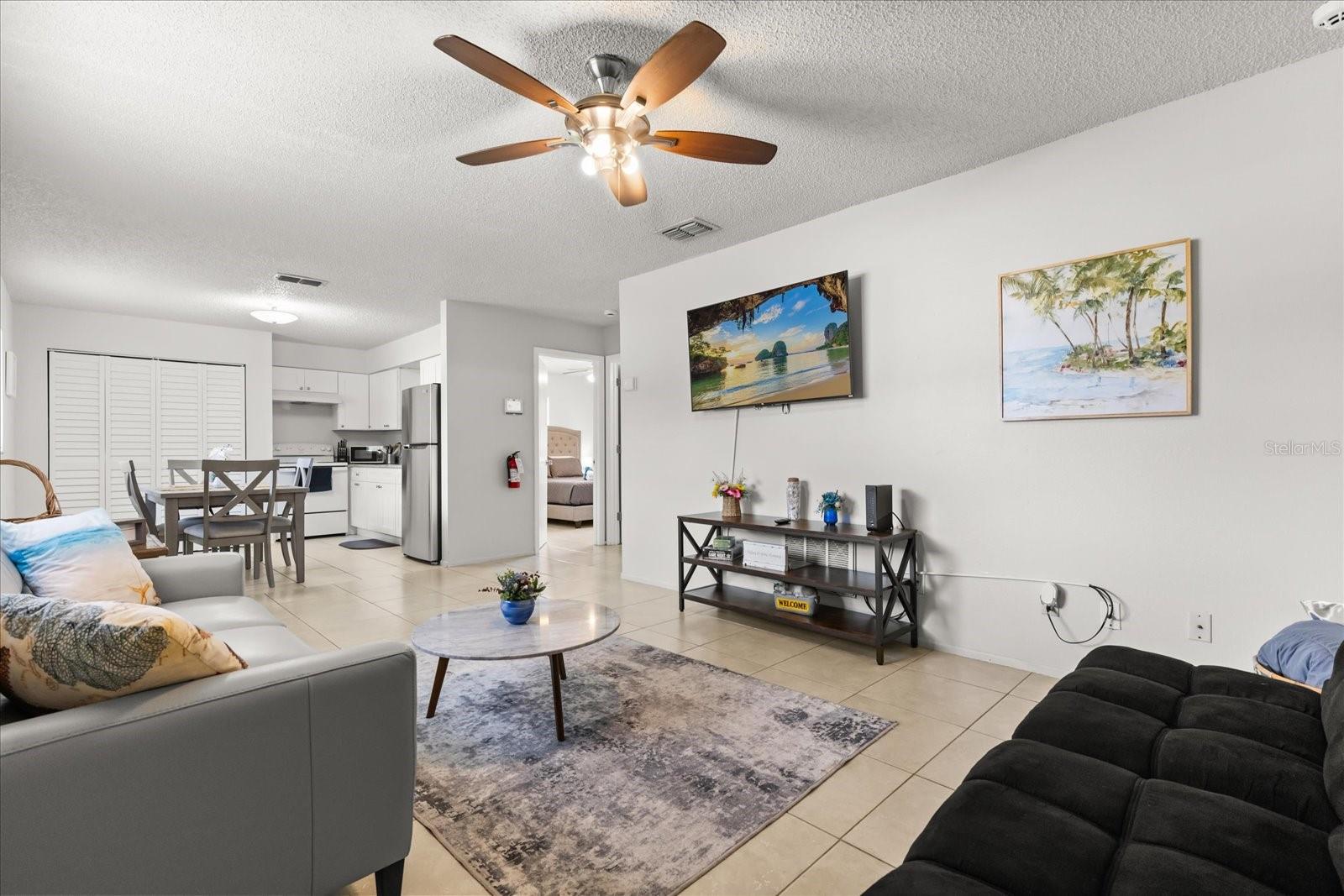 Image 5 of 36 For 2711 South Drive A - #c