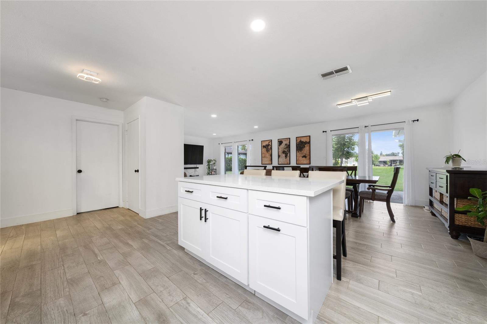 Image 11 of 52 For 10737 Larissa Street