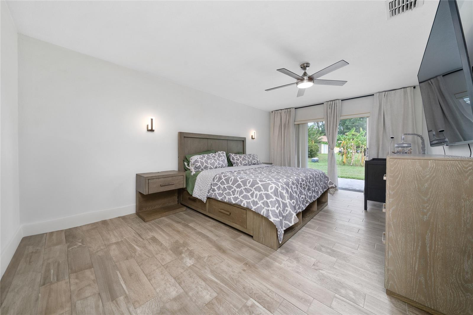 Image 24 of 52 For 10737 Larissa Street