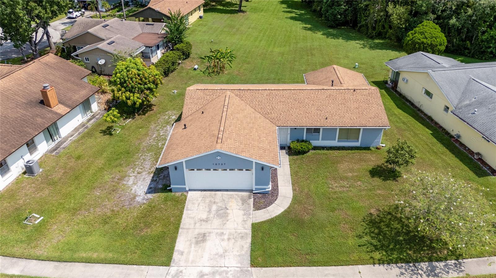 Image 4 of 52 For 10737 Larissa Street