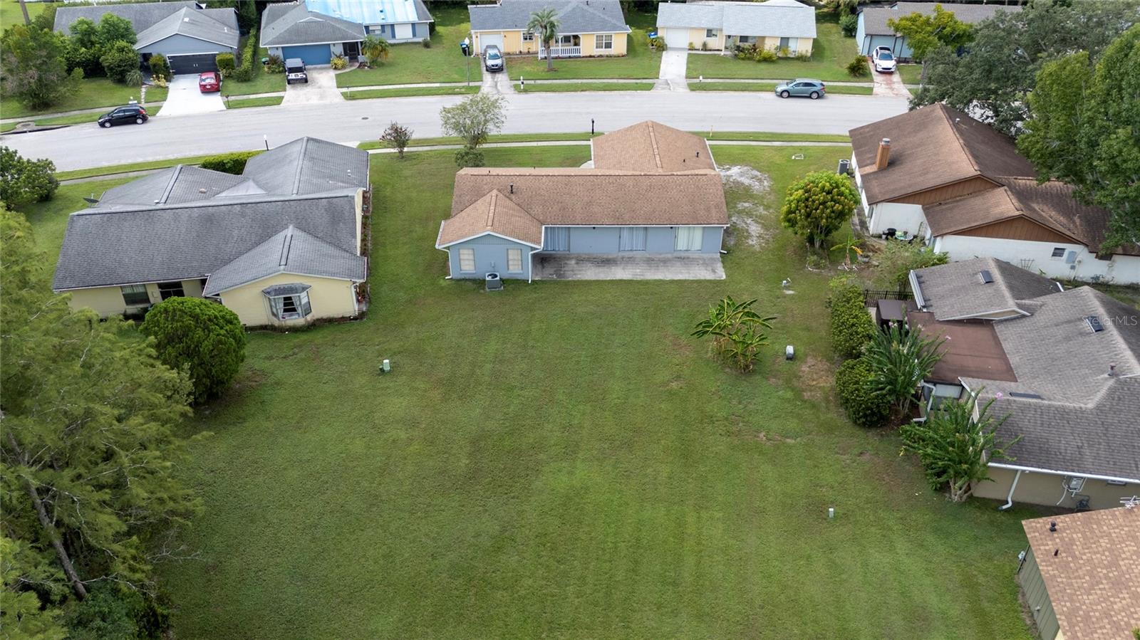 Image 7 of 52 For 10737 Larissa Street