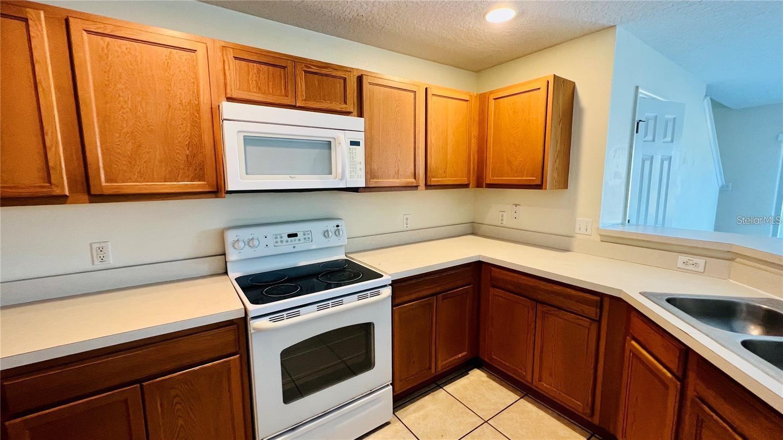 Image 2 of 17 For 2464 Hassonite Street