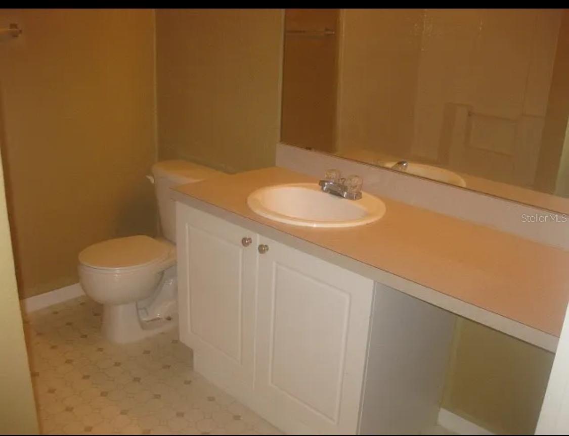Image 14 of 23 For 839 Grand Regency  206