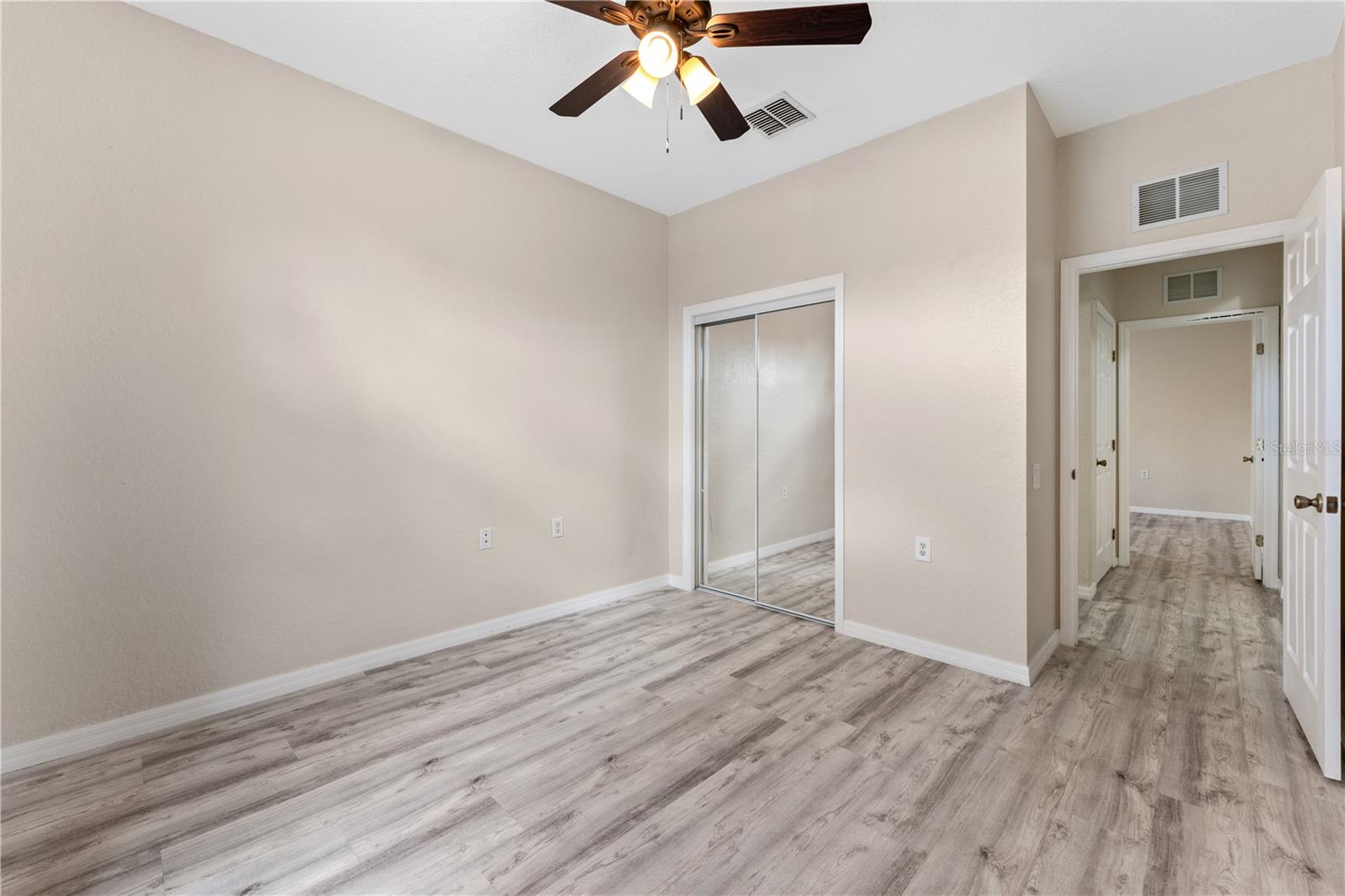 Image 17 of 24 For 16102 Indian Creek Drive