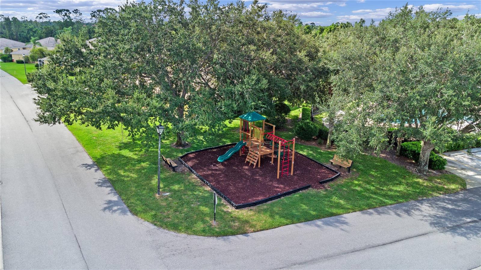 Image 20 of 24 For 16102 Indian Creek Drive