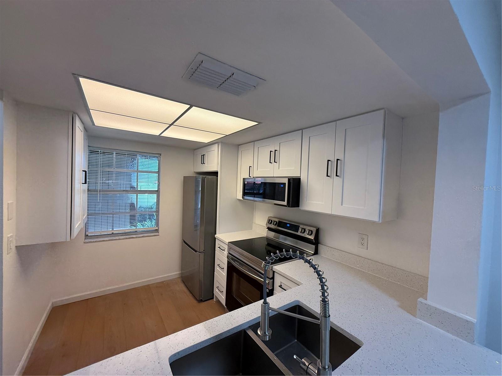 Image 5 of 29 For 601 Hercules Avenue 1002