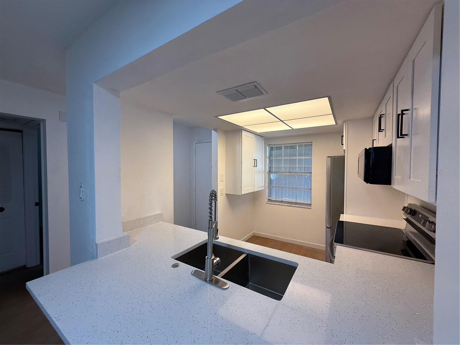 Image 7 of 29 For 601 Hercules Avenue 1002