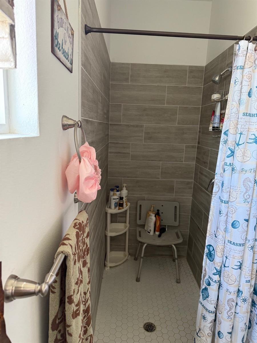 Image 15 of 29 For 446 Cinnamon Drive