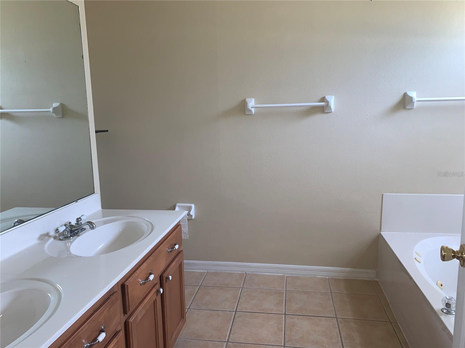 Image 16 of 18 For 14444 Estrella Drive