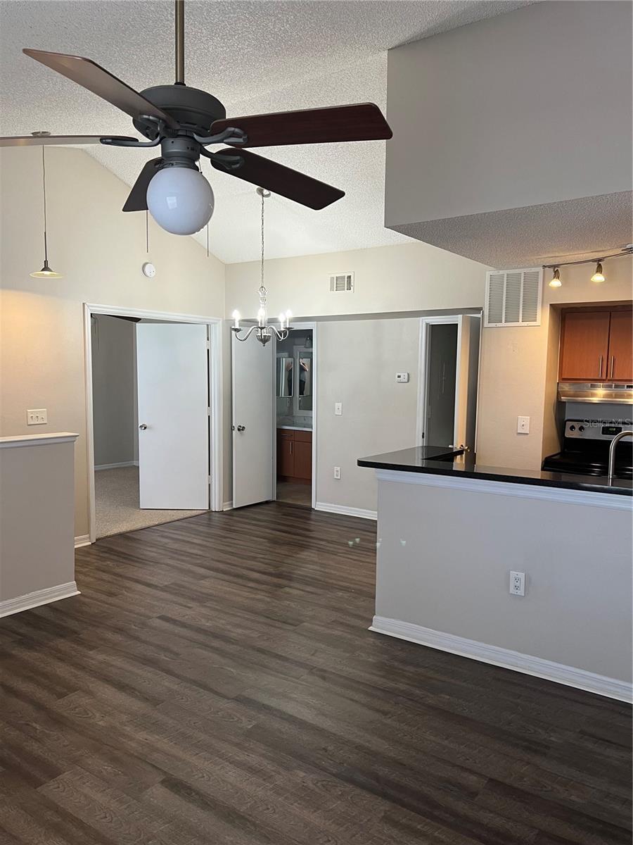 Image 3 of 12 For 429 Fountainhead Circle 221