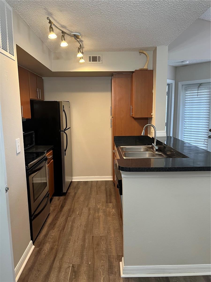 Image 4 of 12 For 429 Fountainhead Circle 221