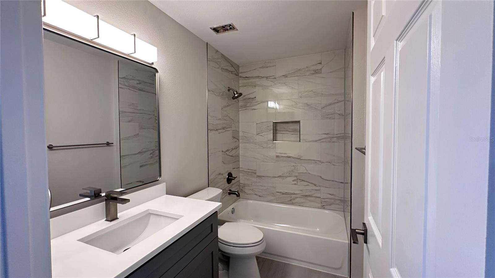Image 12 of 18 For 3016 Parkway Boulevard 101