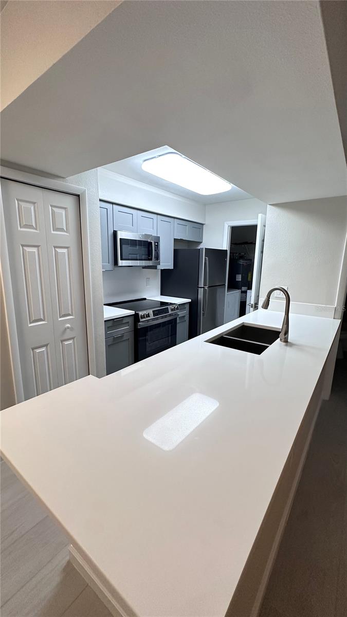 Image 8 of 18 For 3016 Parkway Boulevard 101