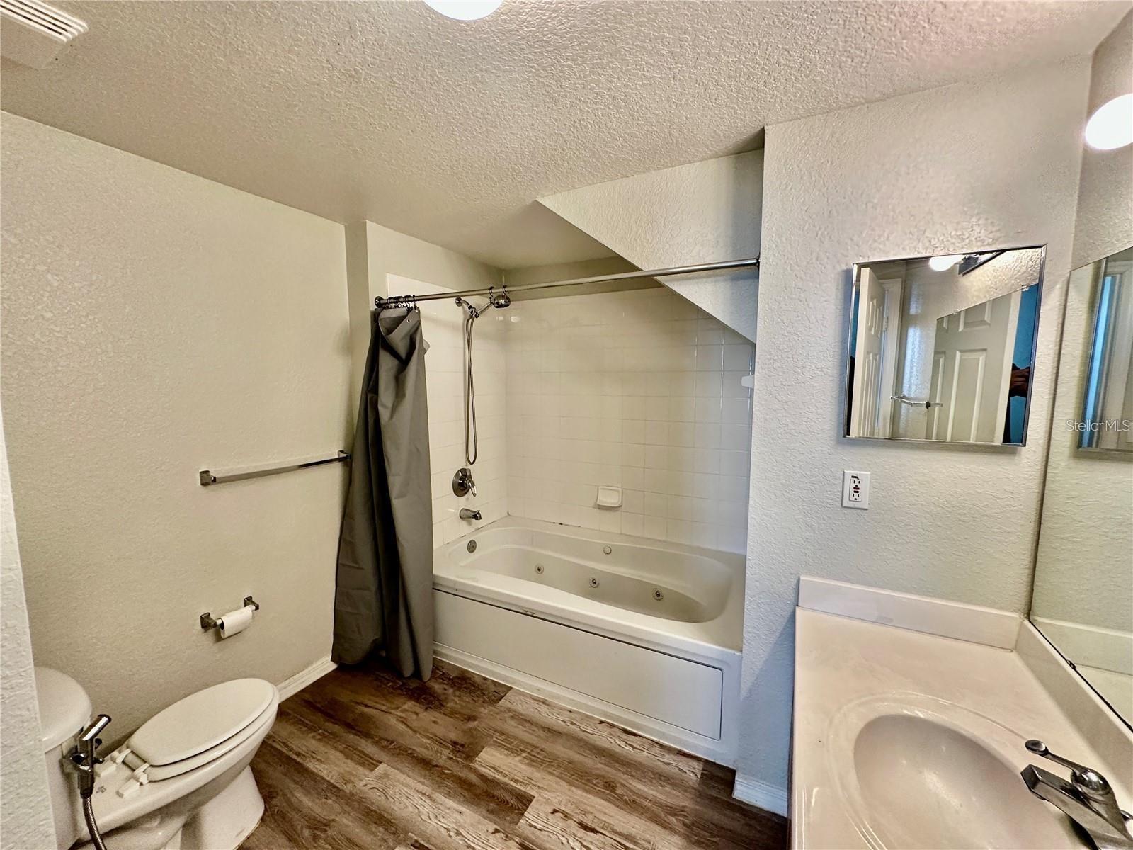 Image 8 of 14 For 4019 Venetian Bay Drive 105