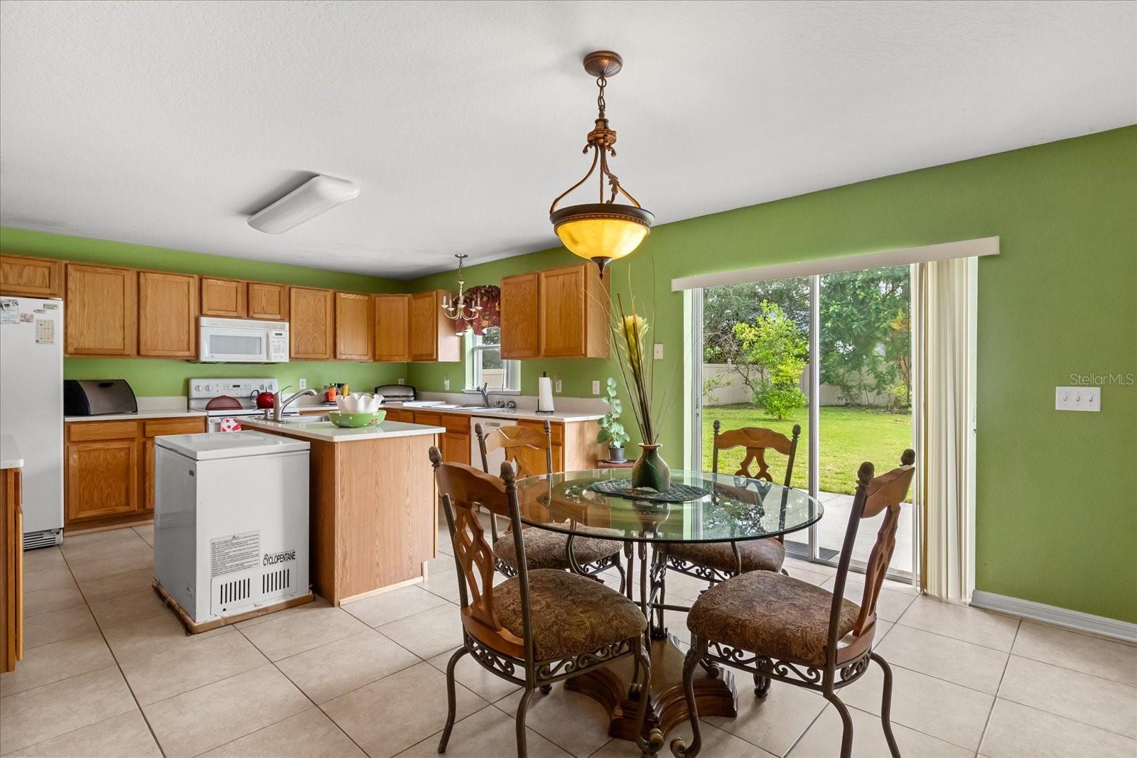 Image 8 of 37 For 2554 Palmetto Ridge Circle