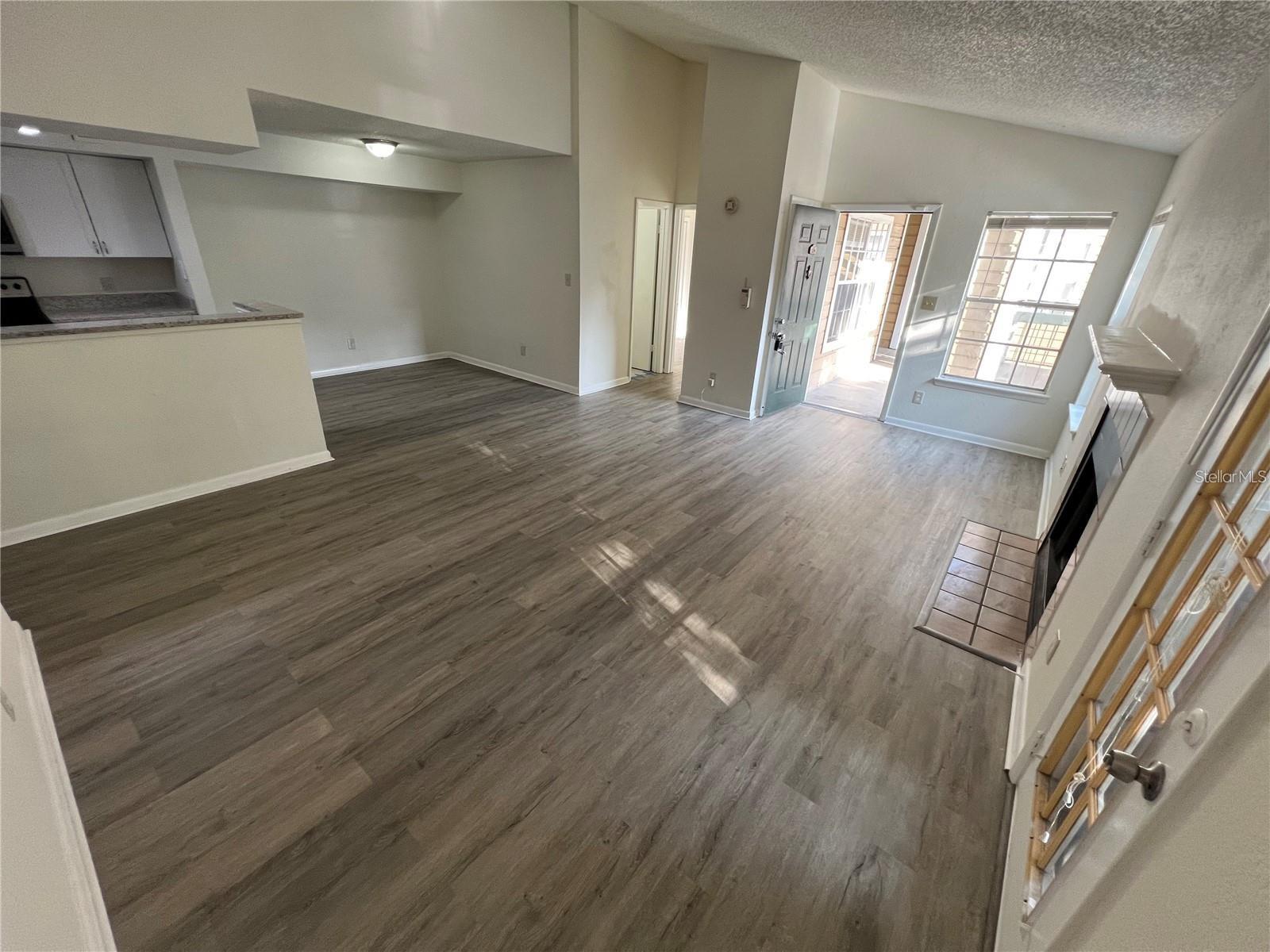 Image 10 of 17 For 4200 Thornbriar Lane 305