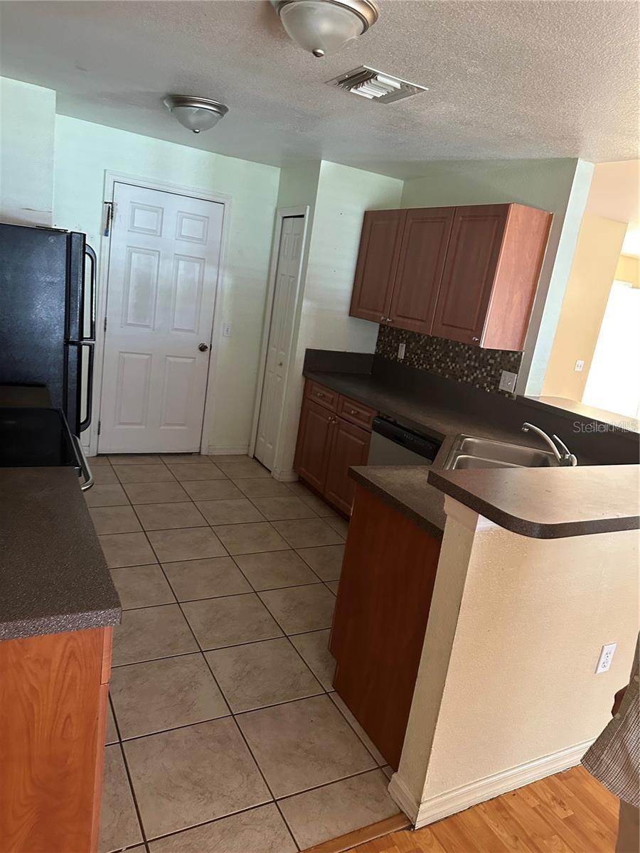 Image 2 of 7 For 506 Myakka Place