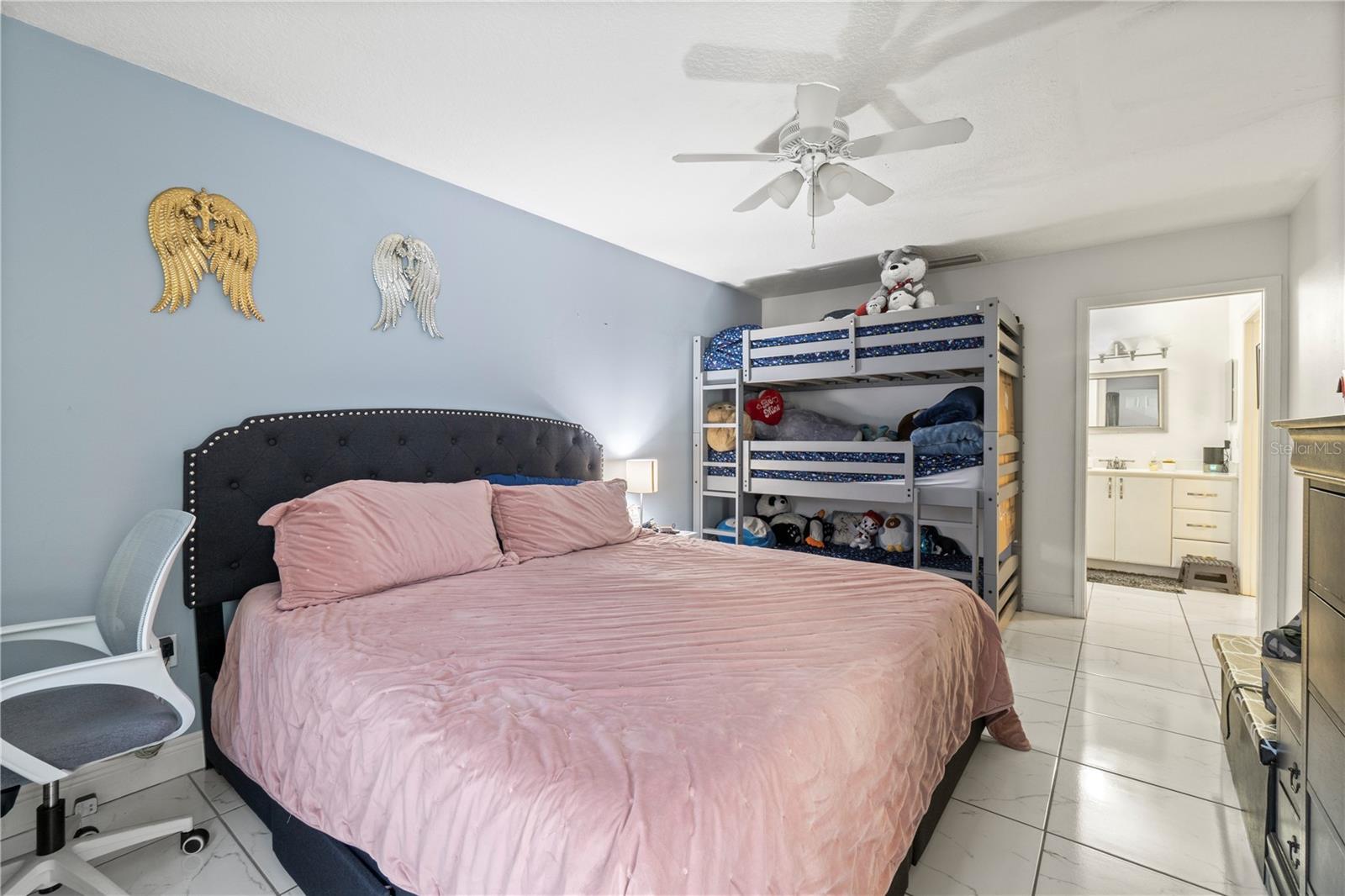 Image 18 of 33 For 432 Hunter Circle