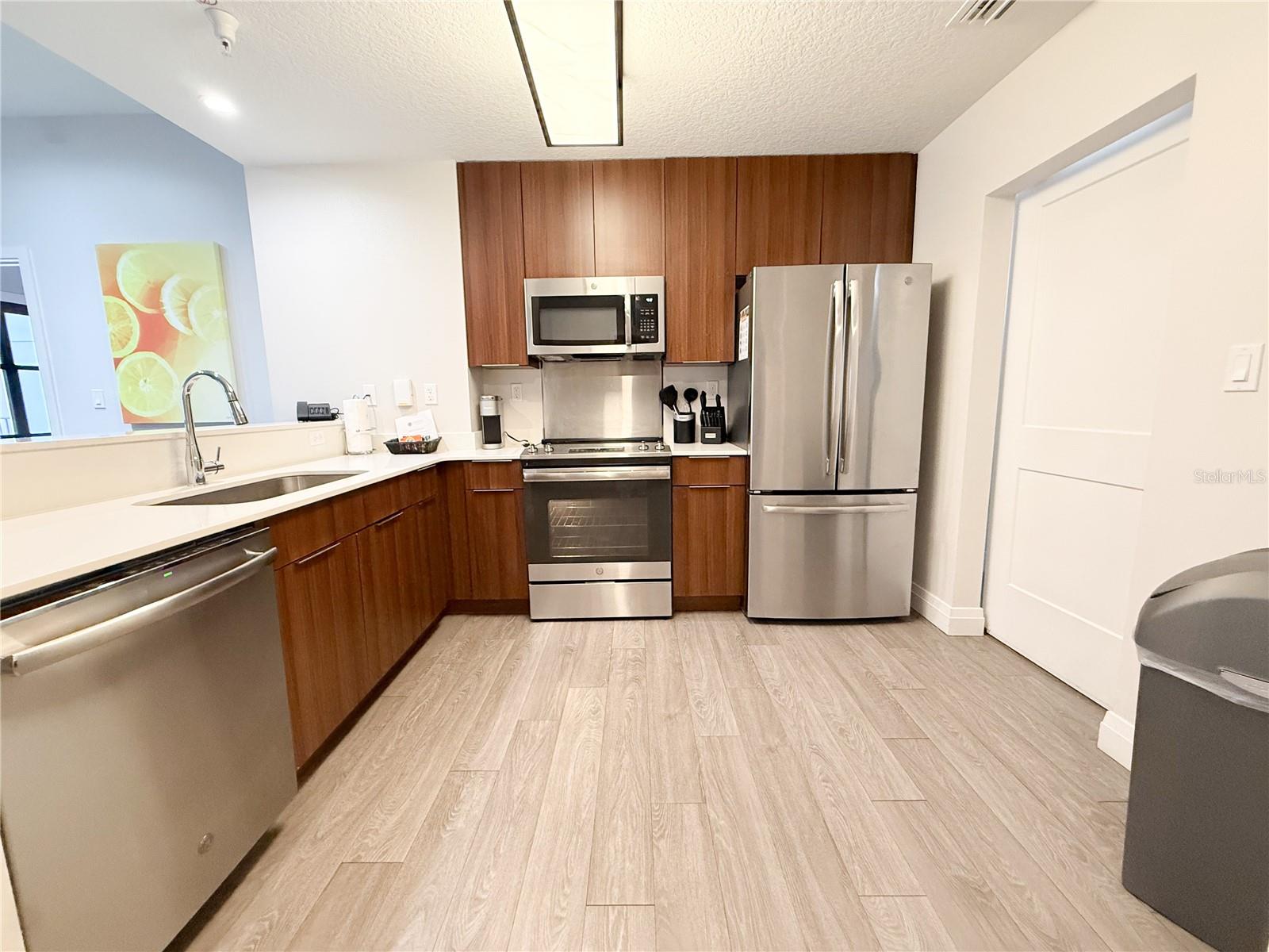 Image 5 of 74 For 14501 Grove Resort Avenue 2407