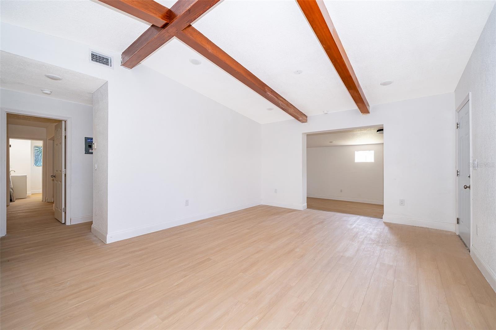 Image 4 of 27 For 2906 Monroe Street W