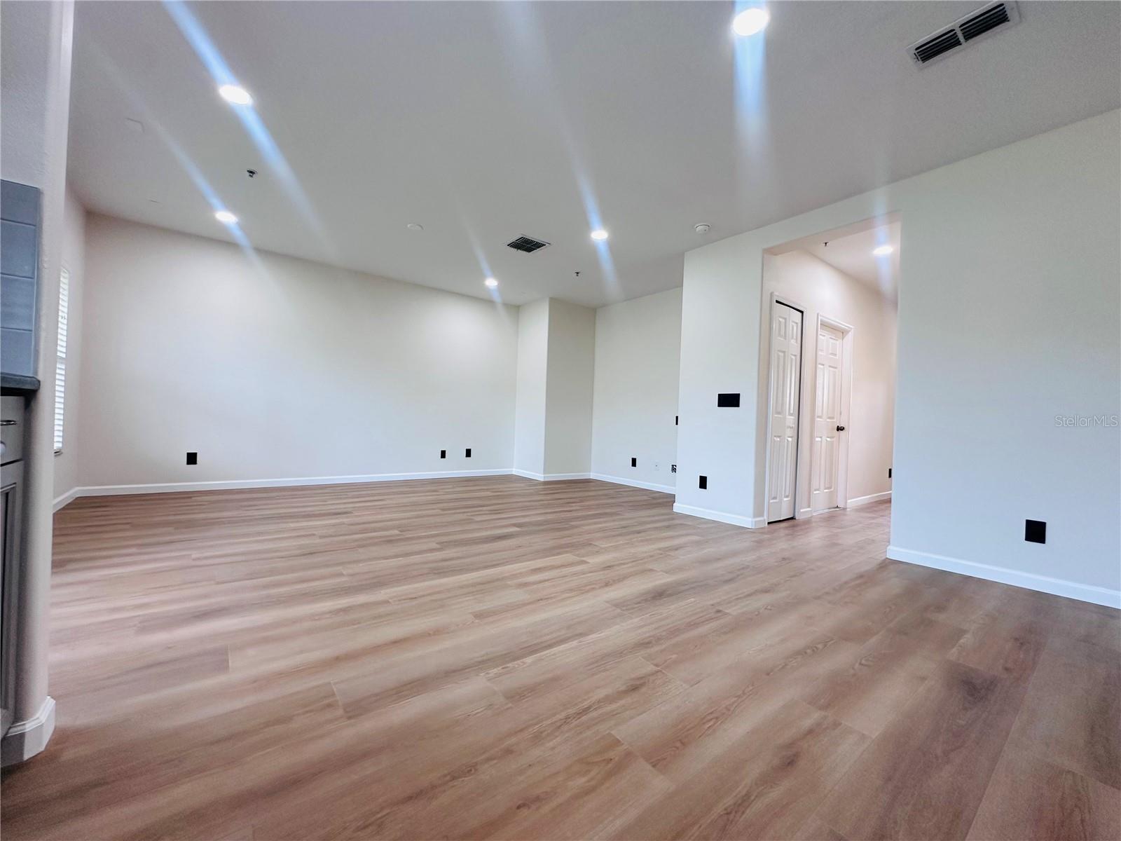 Image 4 of 24 For 2072 Cypress Bay Boulevard