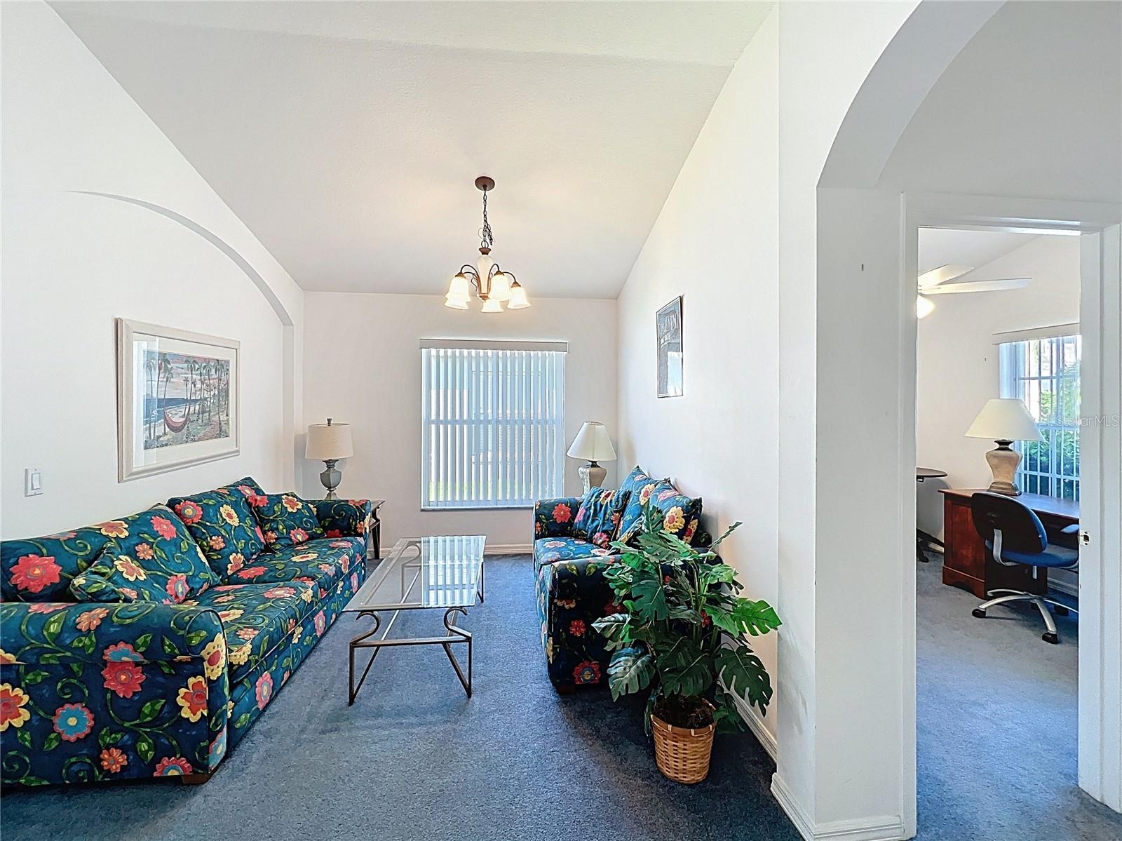 Image 15 of 39 For 544 Balmoral Drive