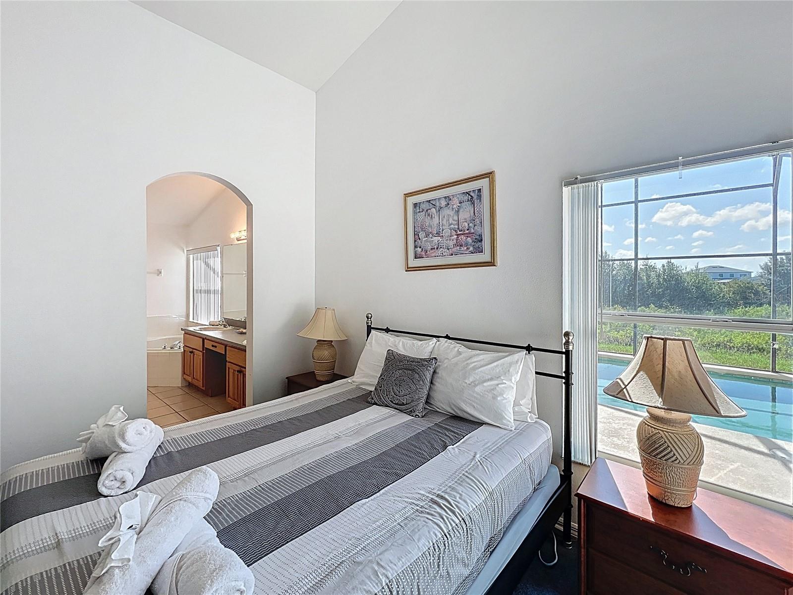 Image 17 of 39 For 544 Balmoral Drive