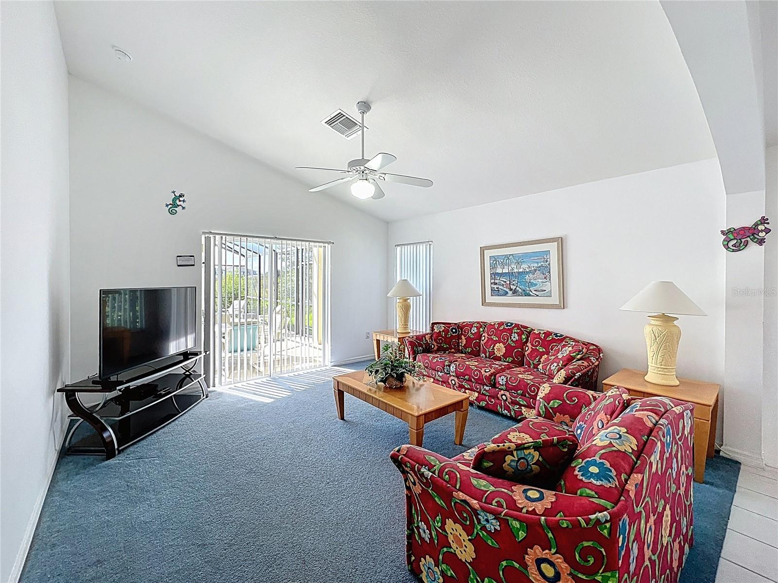 Image 8 of 39 For 544 Balmoral Drive