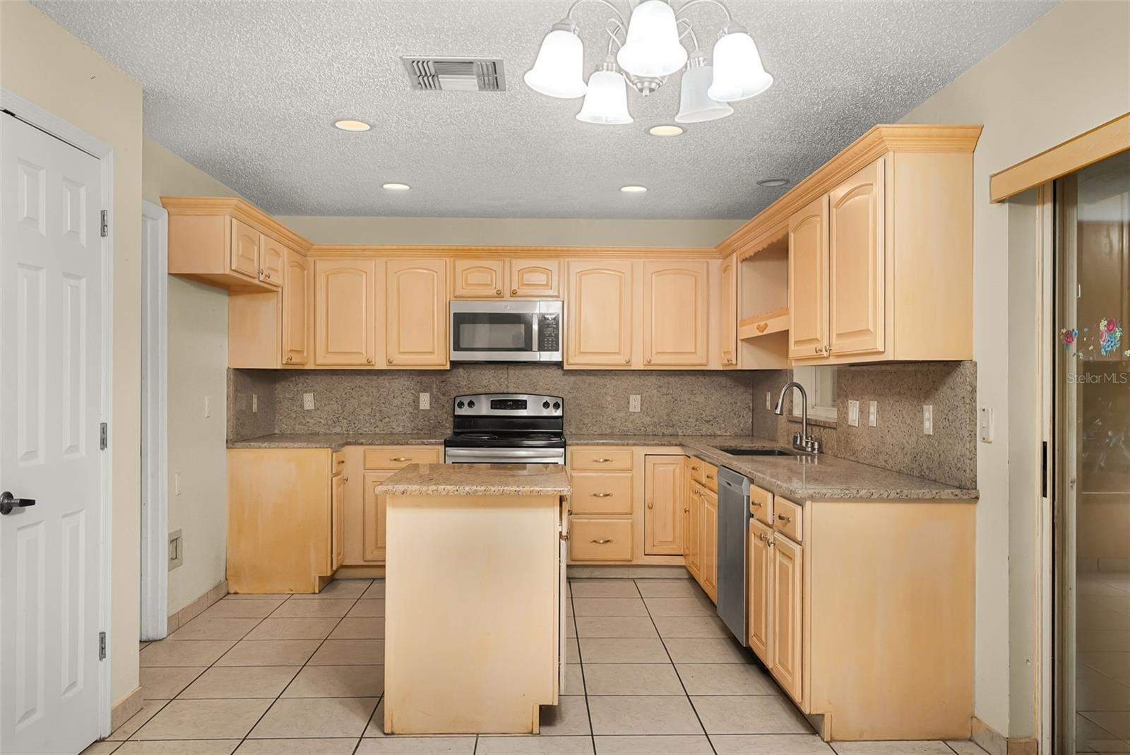 Image 13 of 58 For 12422 Sion Court