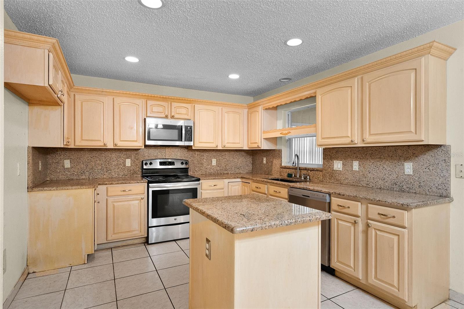 Image 14 of 58 For 12422 Sion Court