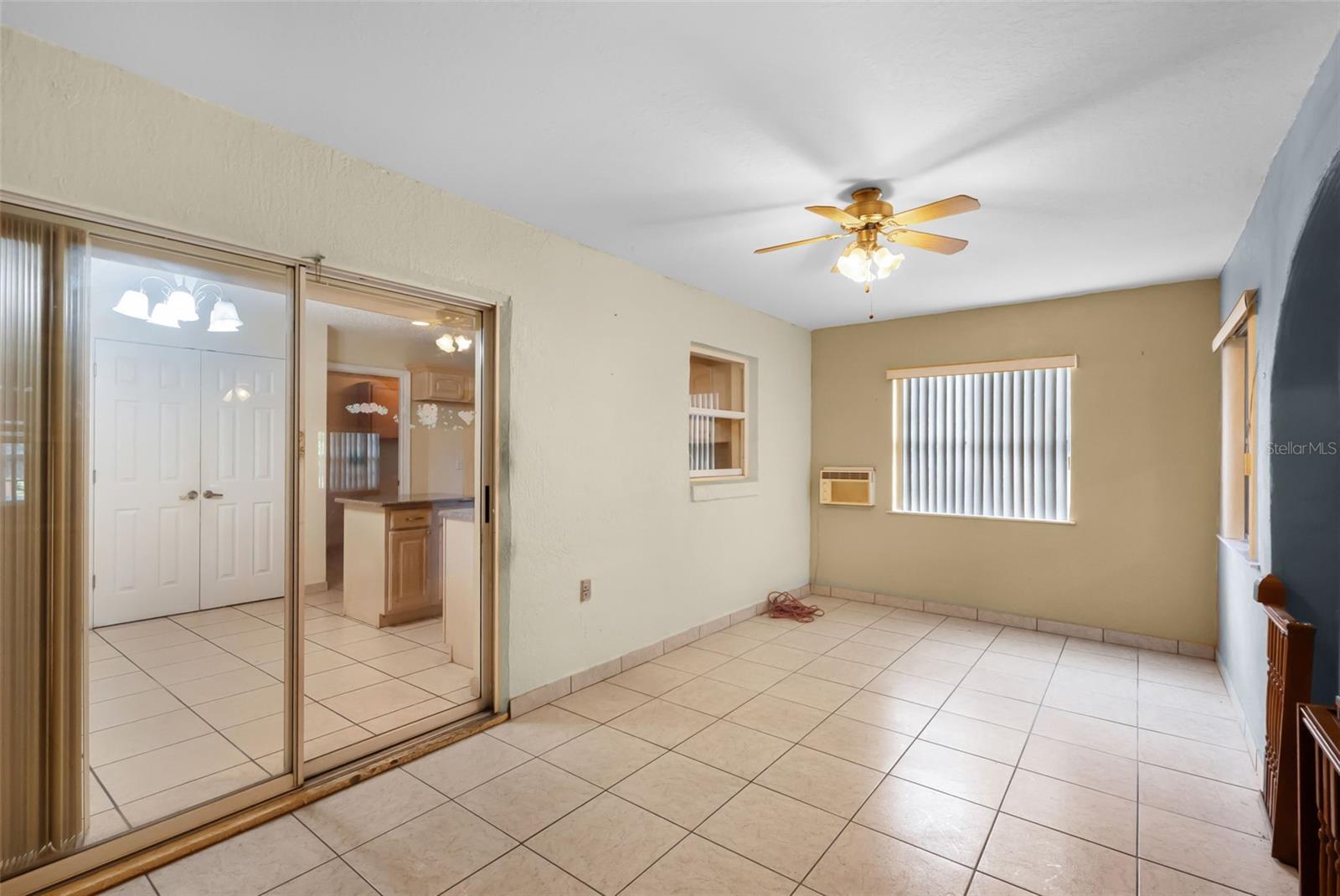 Image 18 of 58 For 12422 Sion Court