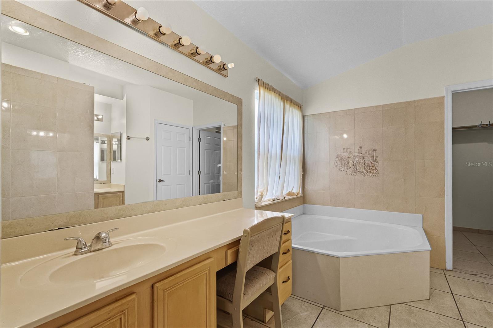 Image 31 of 58 For 12422 Sion Court