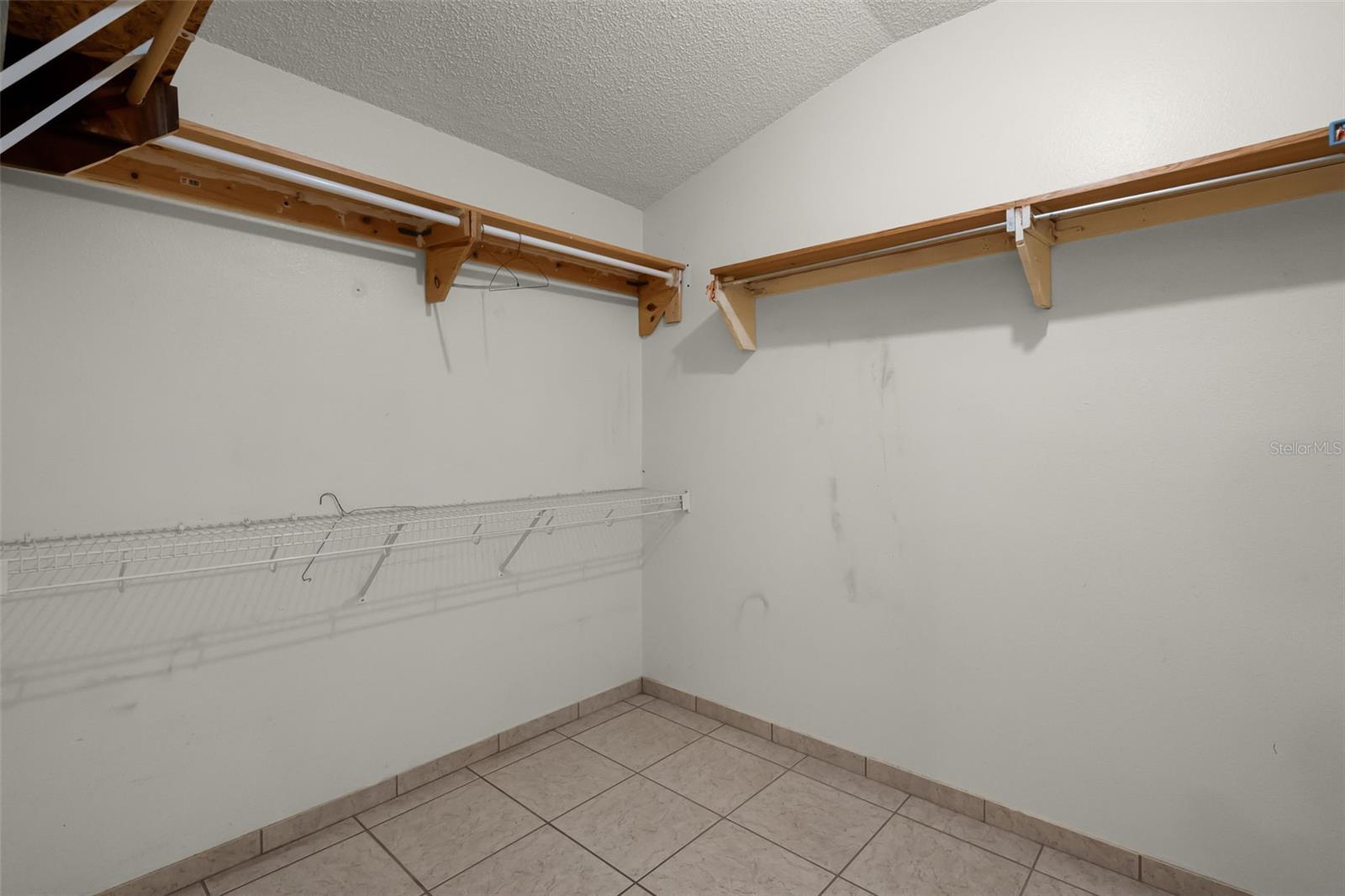 Image 34 of 58 For 12422 Sion Court