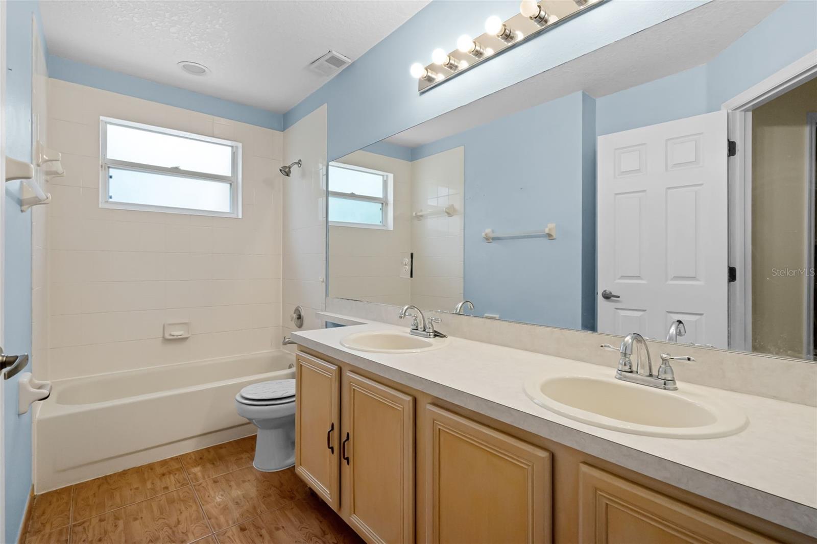 Image 35 of 58 For 12422 Sion Court