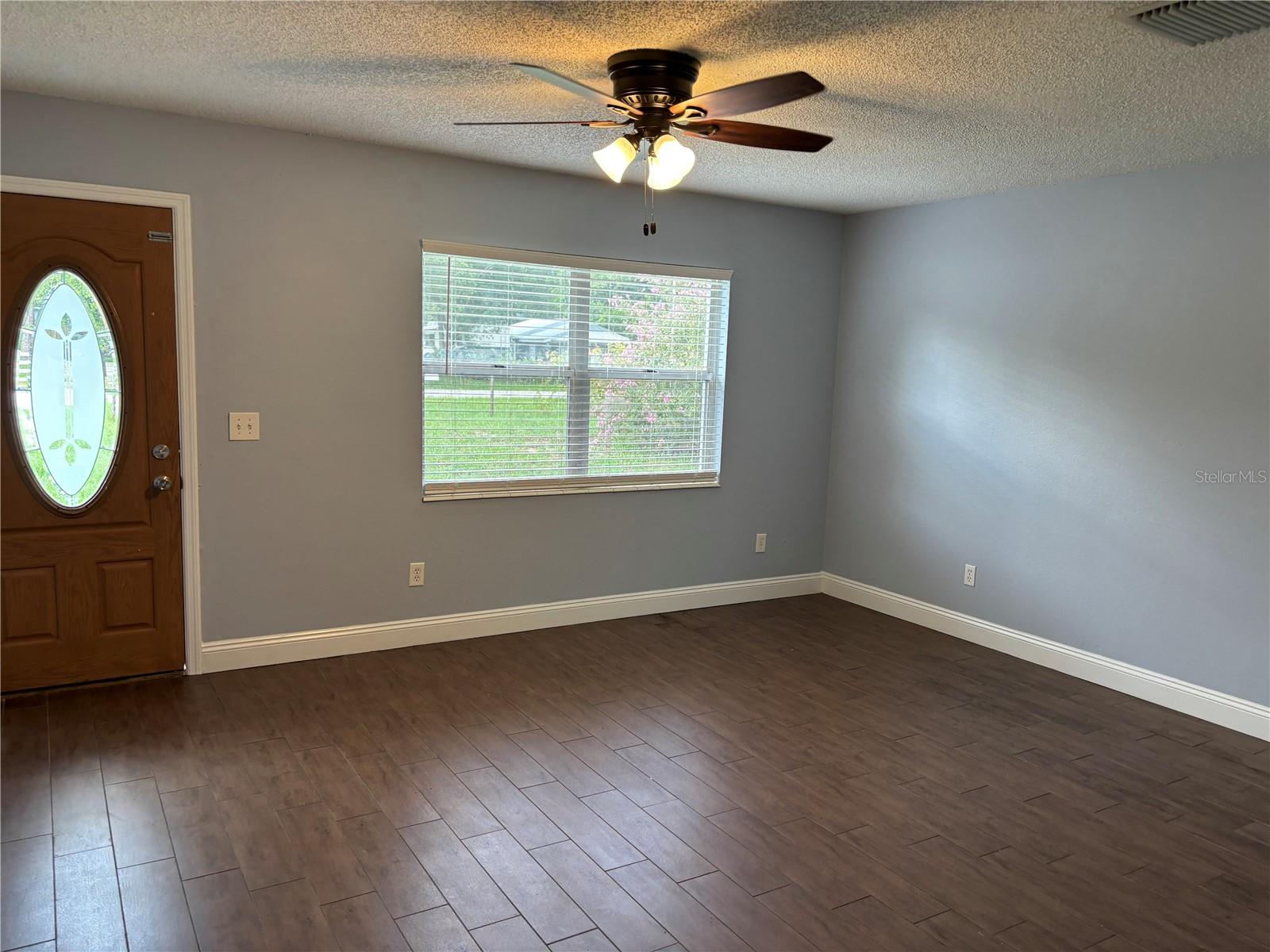 Image 3 of 14 For 1471 Peach Street