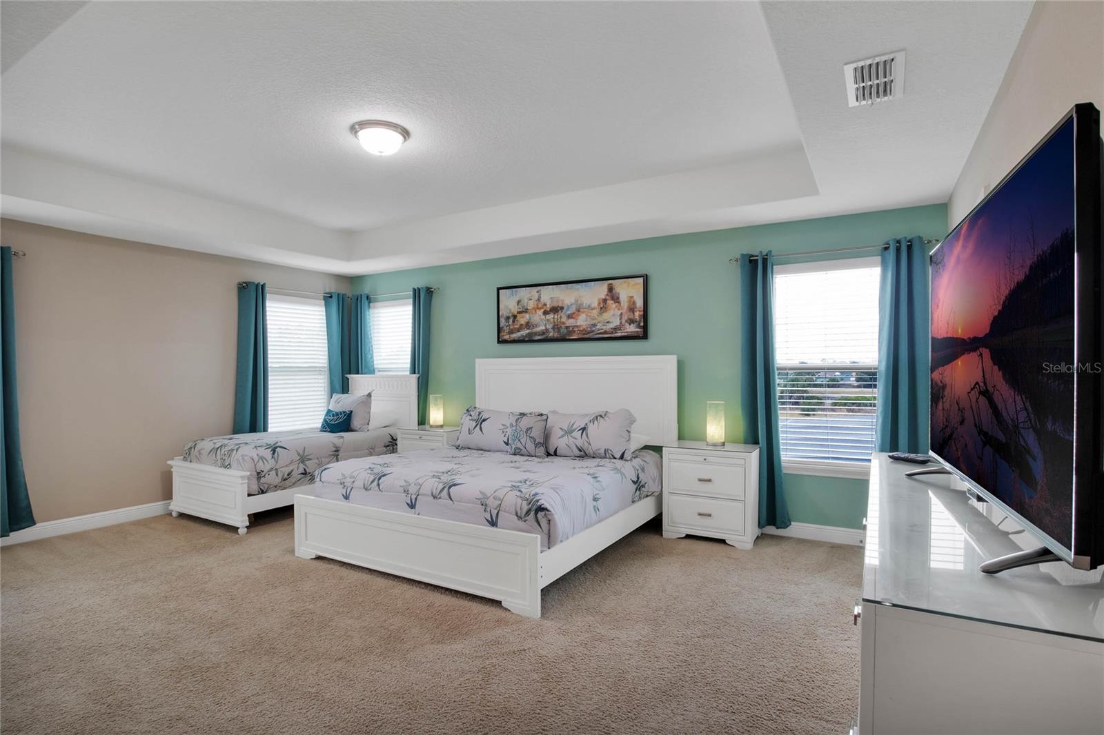 Image 15 of 32 For 4103 Oaktree Drive