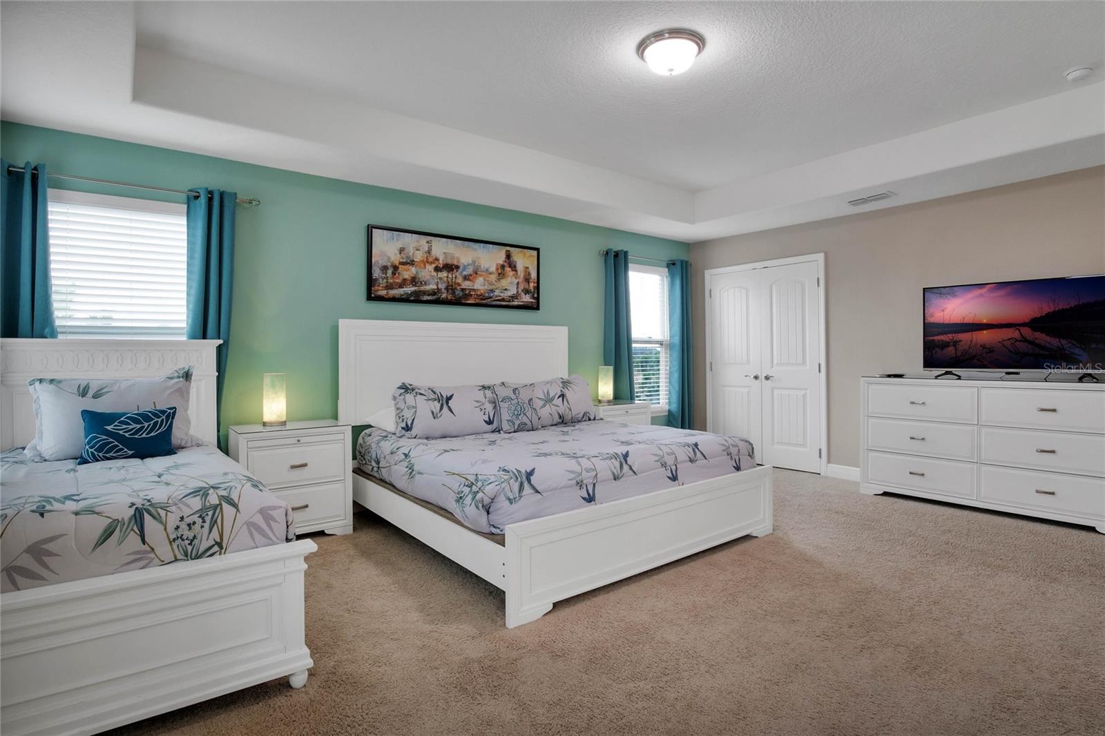 Image 16 of 32 For 4103 Oaktree Drive