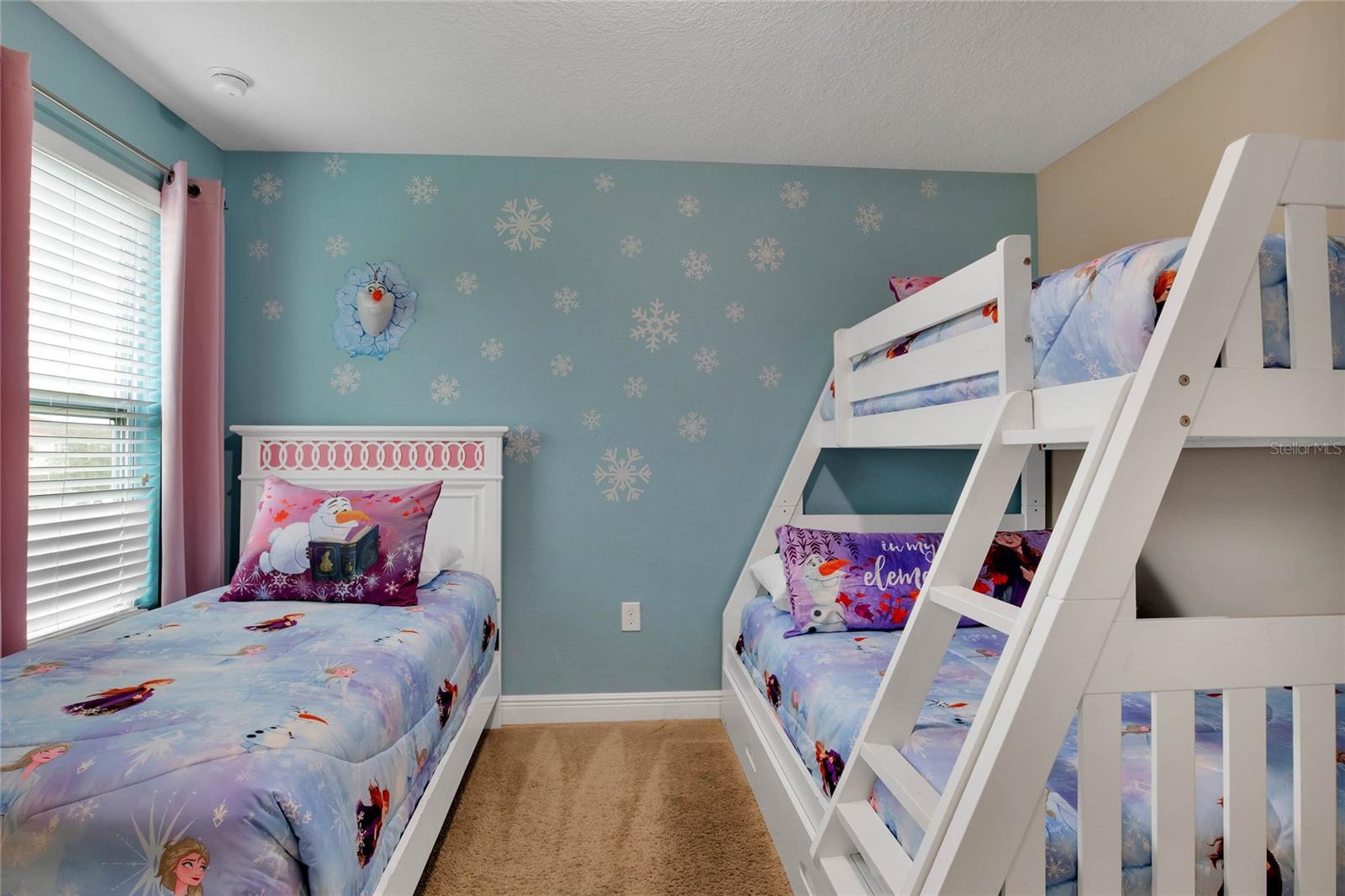 Image 17 of 32 For 4103 Oaktree Drive