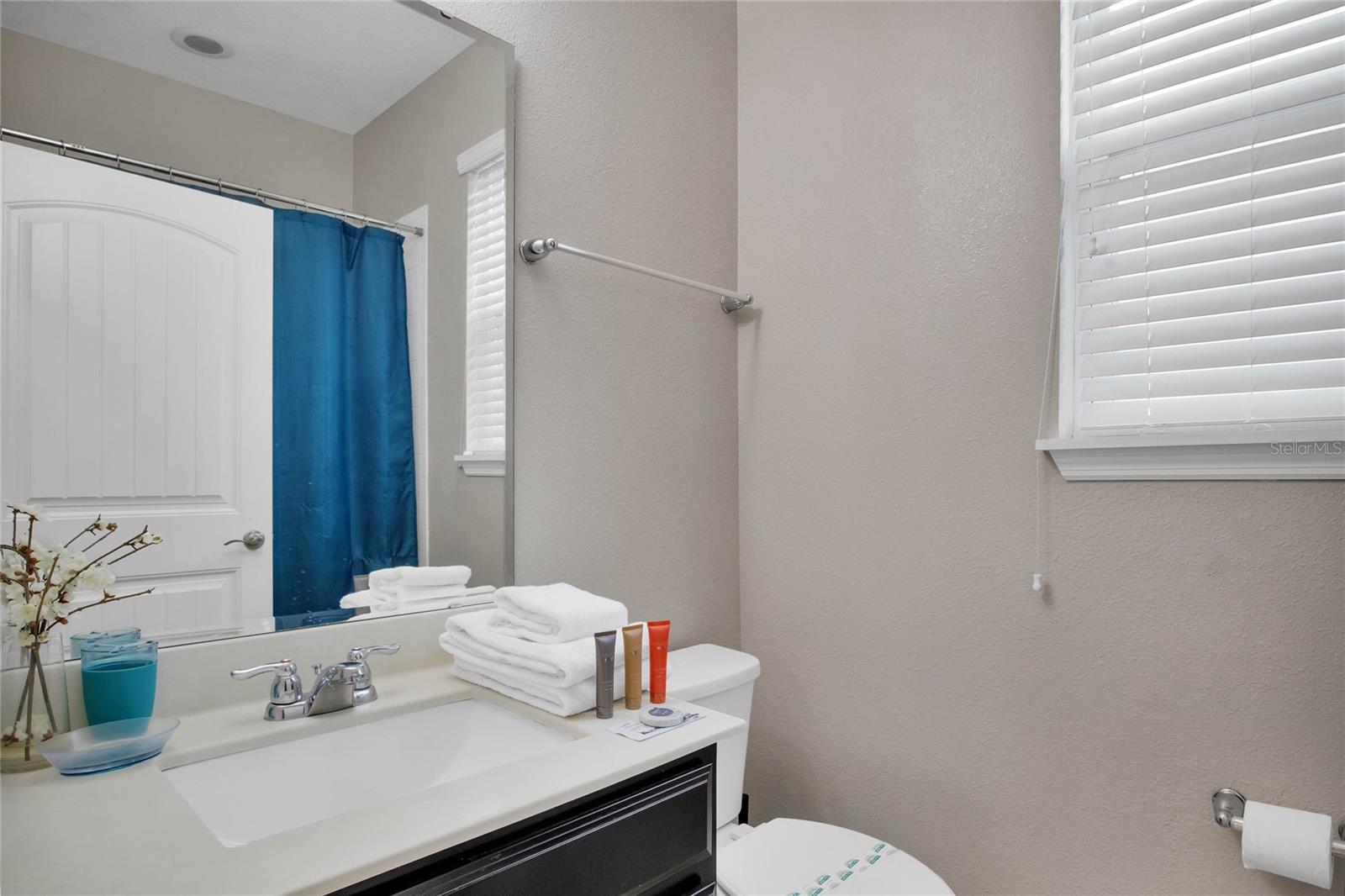 Image 24 of 32 For 4103 Oaktree Drive