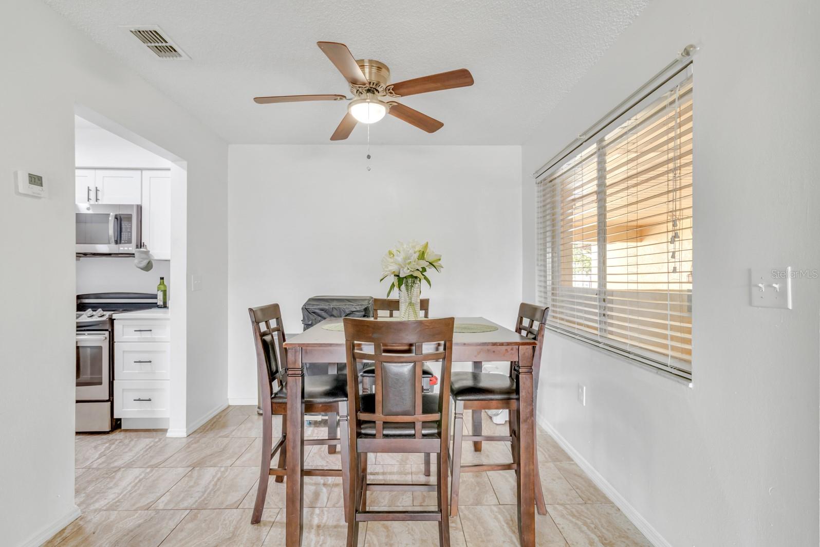 Image 10 of 21 For 6108 Curry Ford Road 216
